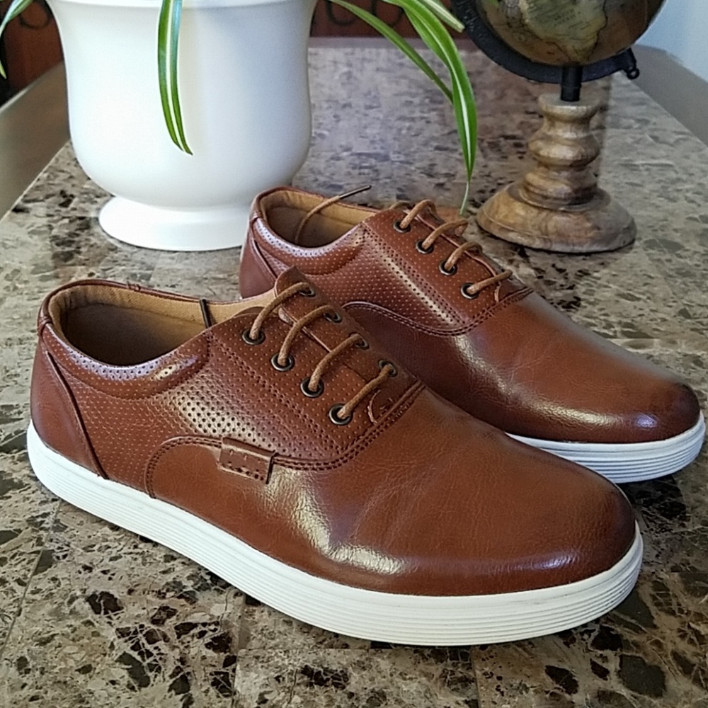 Casual dress shoes